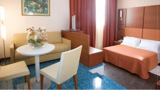 Hotel Mareschi Palace Novara Ruang foto